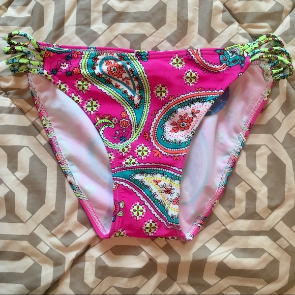 ⭐️SALE NWT Bright Patterned Swim Suit Set - Picture 3 of 7